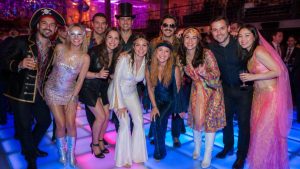 creatieve-themafeest-ideeen-met-een-verlichte-dansvloer-1790633860-1